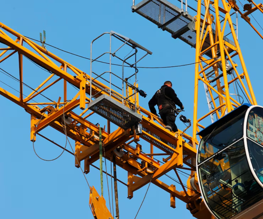 Renting Construction Equipment: A Smart Business Decision in the UAE in 2025